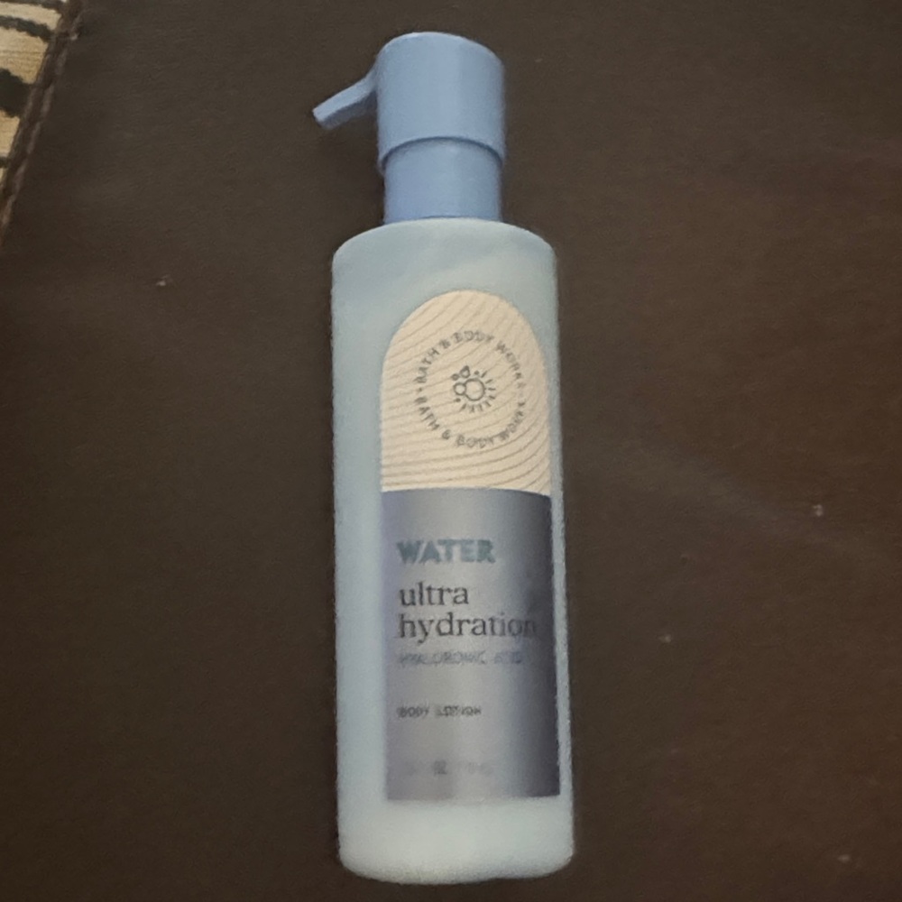 Bath & Body Works Water Ultra Hydration Hyaluronic Acid Body Lotion